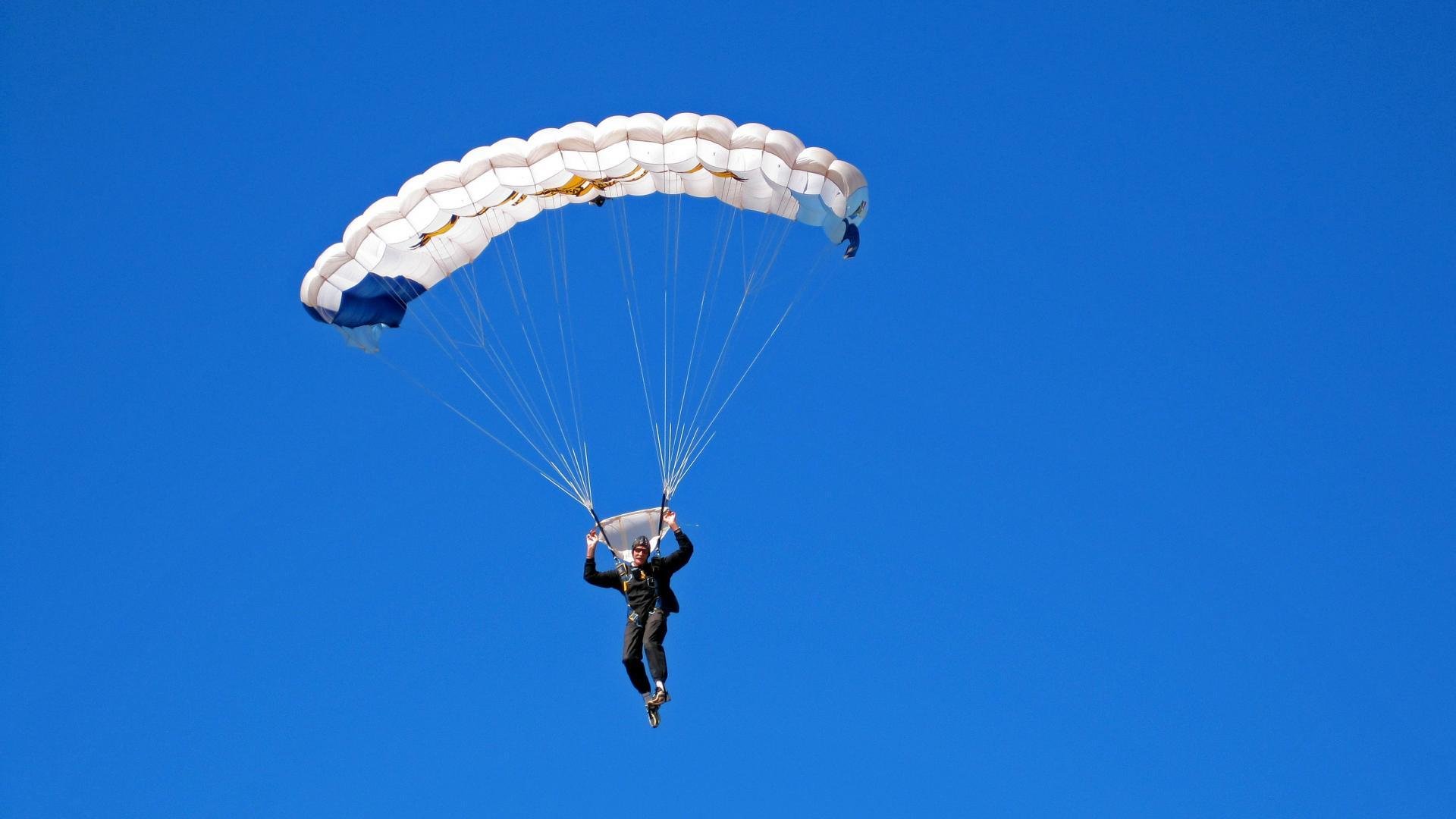 乐鱼体育网站入口-《Apex Legends》全球冠军赛即将开幕，热门战队争夺高额奖金，apex英雄冠军